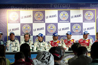 写真右から、優勝チームのNo.8アウディR10　ウェルナー、ピロ、ビエラ選手。2位のNo.17ペスカローロC60　ロウブ、モンタニー、エラリー選手。来年のドイツvsフランスのディーゼルエンジン競争でも、このような顔ぶれが揃うのだろうか？