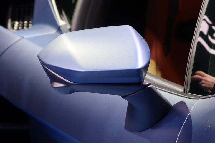 ランボルギーニ・テメラリオ（サイドミラー）