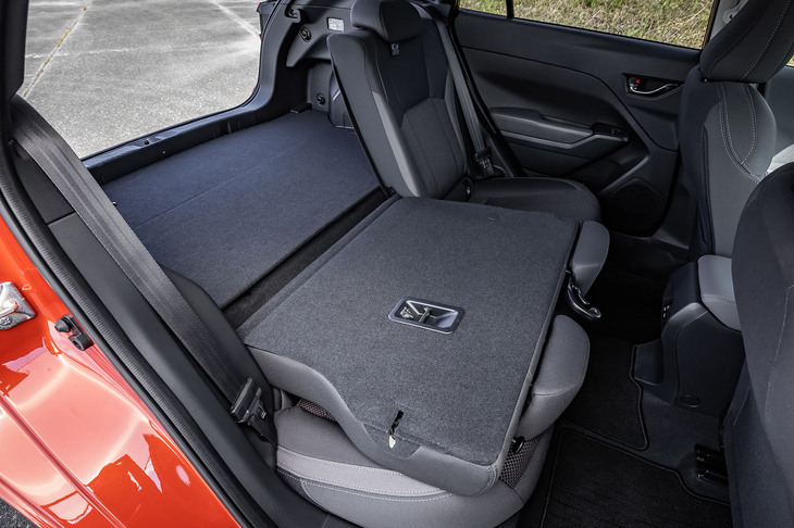 スバル・インプレッサ（リアシート）