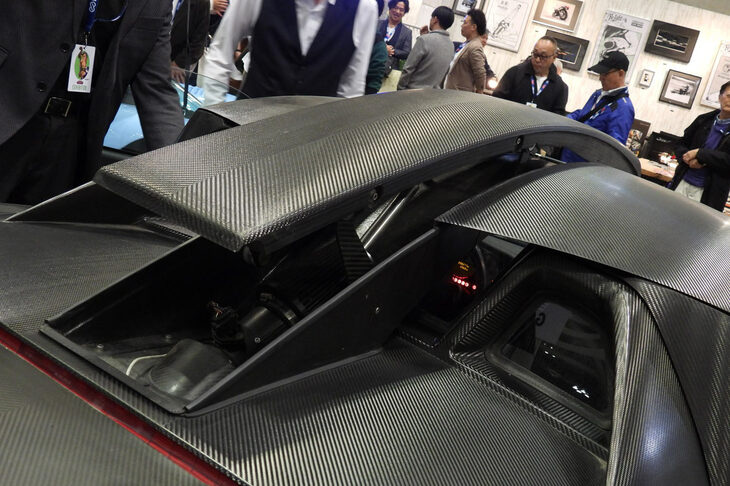 ドライCFRPワイドボディーキットを装着した「ポルシェ・ボクスター」（986）。