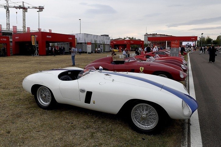 コンクールデレガンスの様子。