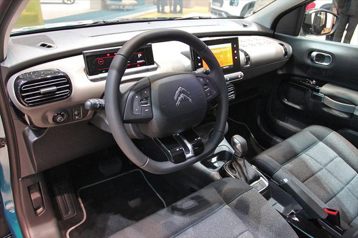 シトロエンC4カクタス（インテリア）