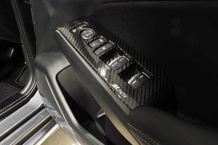 ミツオカM55ゼロエディション（カーボンパネル＜フロントドアコンソール＞）