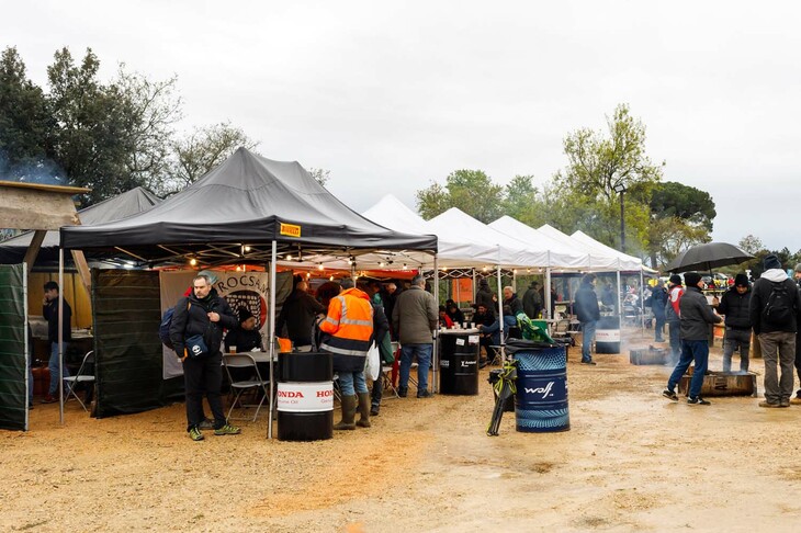氷雨にもかかわらず朝からみなさんテンション高め。