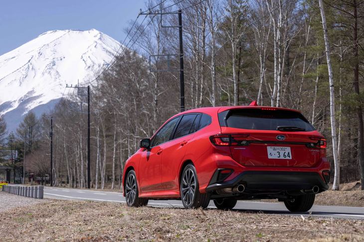 ボディーカラーは写真の「イグニッションレッド」を含む全8色がラインナップされる。