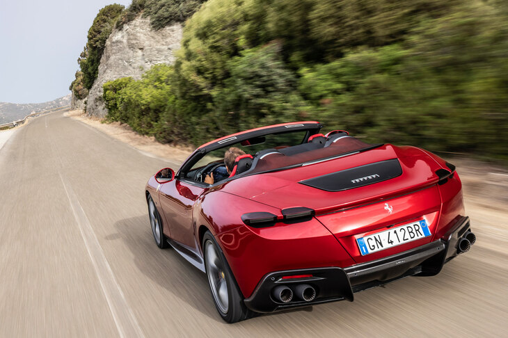 シャシー関連では、「ポルトフィーノM」のノウハウをもとにリアセクションを改良。サイドシルやAピラー、ウィンドウまわりも、独自の設計や形状となっている。