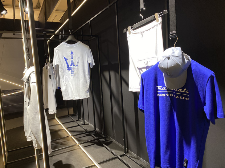 「マセラティ×ノースセール」のコレクション。