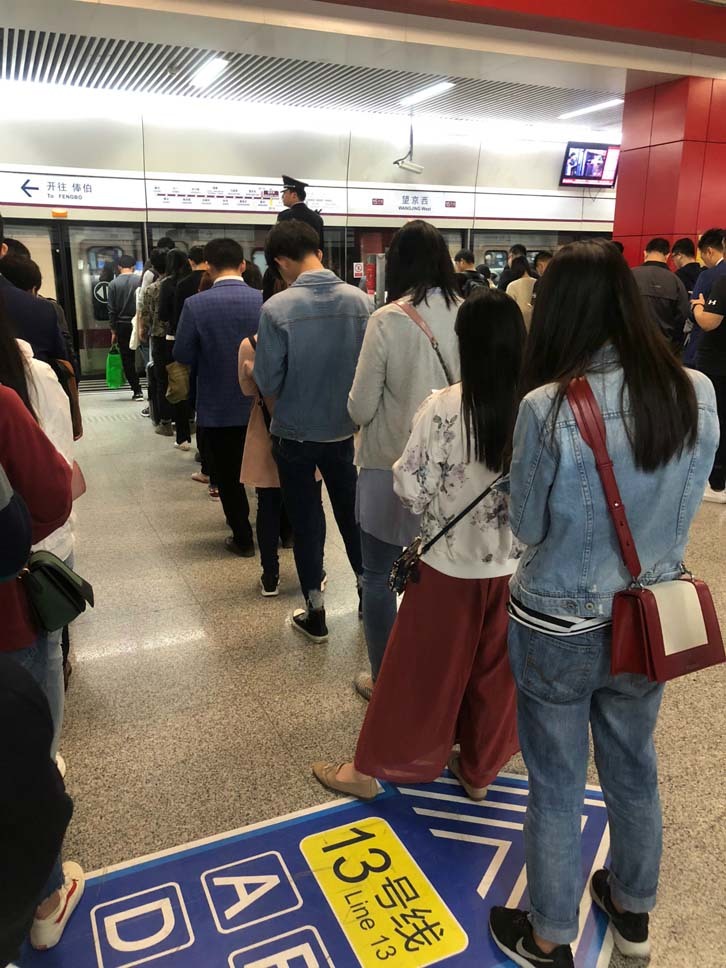 北京を初めて訪れた5年前と比べ、“文明乗車”のひとつである整列乗車は、かなり浸透してきた。