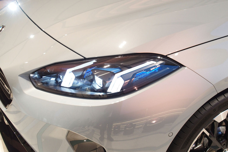 M235i xDriveグランクーペ（ヘッドランプ）