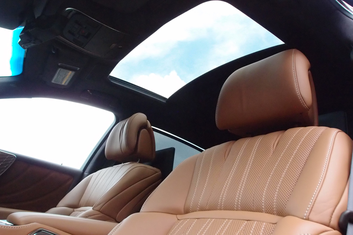 LS500h“エグゼクティブ”（サンルーフ）