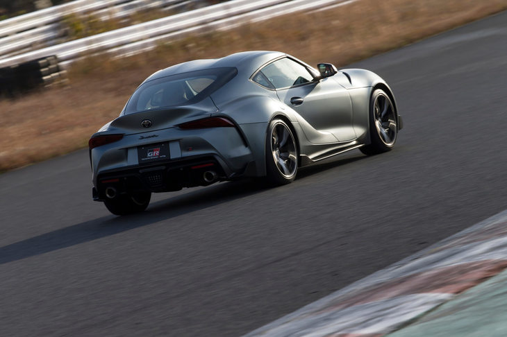 トヨタ・スープラ（ドライビング）