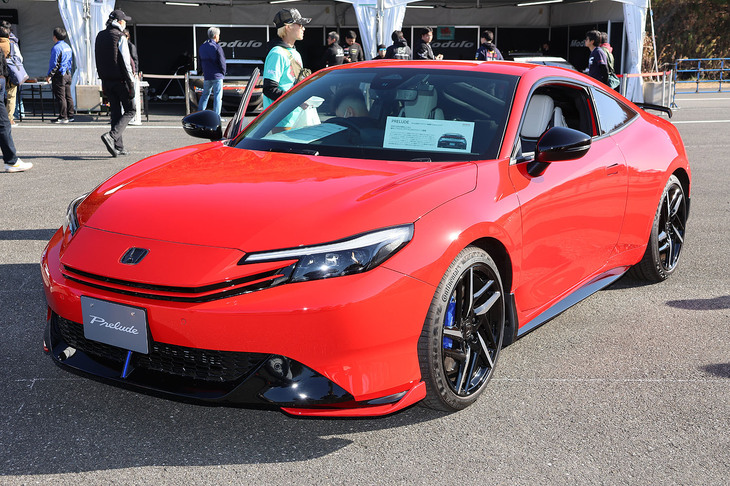 復活が話題となっている「ホンダ・プレリュード」については、モデューロと無限の最新パーツの装着車を展示。初めて新型プレリュードを目にする人も多いようで、ホンダファンの関心の高さがうかがえた。オーナーズミーティングエリアでも、数台の新型プレリュードを発見。新型プレリュードはホンダファンに温かく受け入れられていると感じられた。