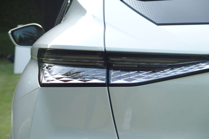 DS 4リヴォリPureTech（リアコンビランプ）