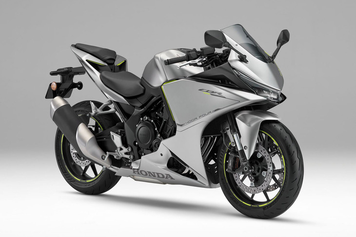 CBR400RフォアE-Clutch（写真の車体色は「ベータシルバーメタリック」）