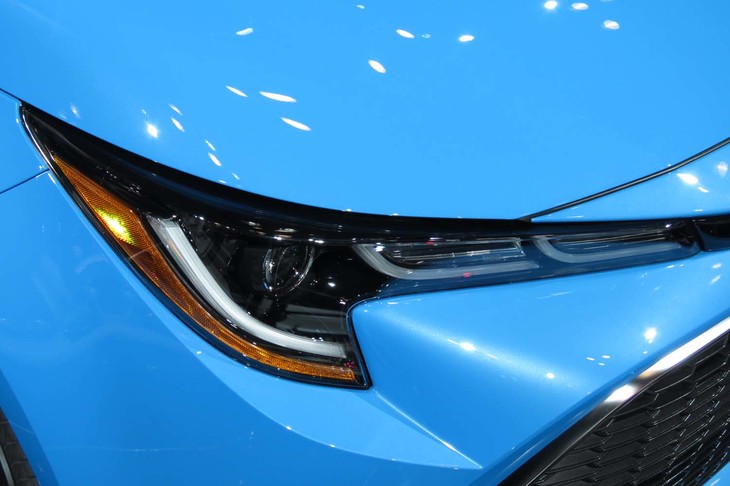 トヨタ・カローラハッチバック（ヘッドランプ）