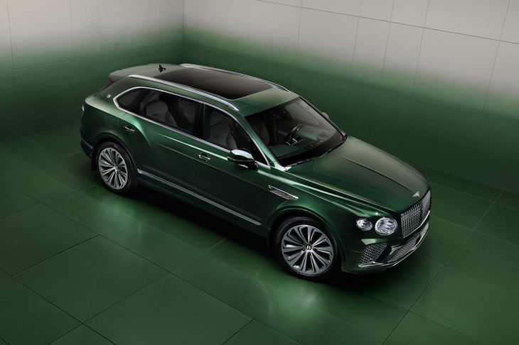 ベントレー・ベンテイガ アトリエエディション（以下、名称は内外装のカラーコーディネートを示す）