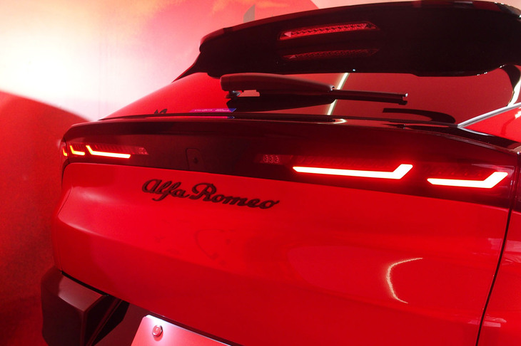 アルファ・ロメオ・ジュニア（リアのエンブレム）