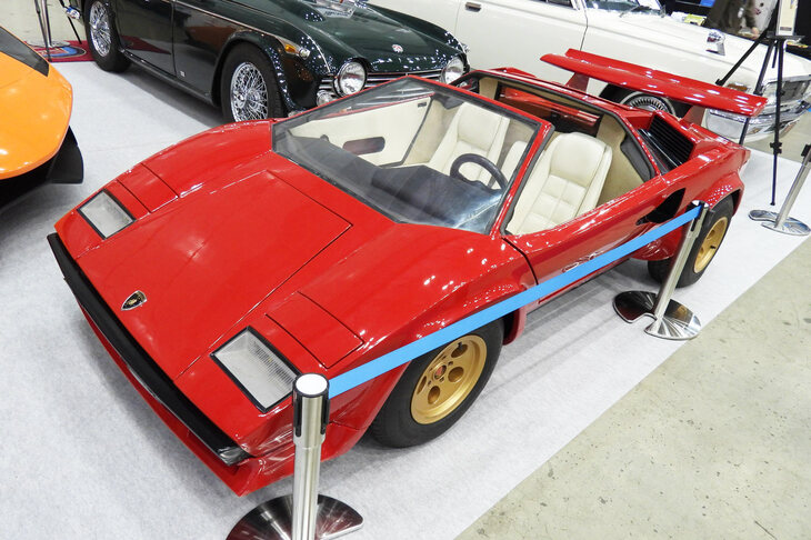 「オートモビル カウンシル2024」の会場より、Wolf Racingの出展ブースの様子。