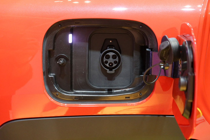 MINIエースマンSE（普通充電用の充電口）