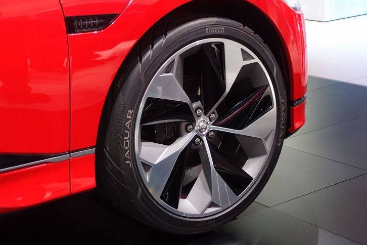 ジャガーIペース コンセプト