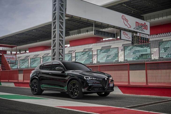 ステルヴィオ クアドリフォリオ スーペルスポルト