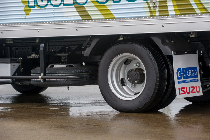 いすゞ・エルフ ハイキャブ ショートボディー ドライバン