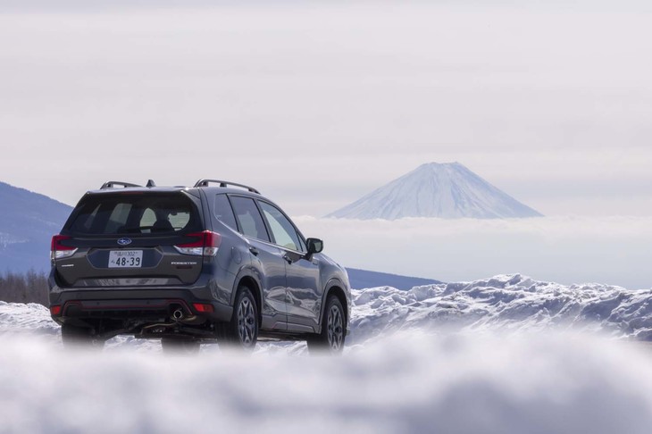 770km余りを走行した今回の試乗では満タン法で9.9km/リッターの燃費を記録。ハイブリッド車としての魅力という点では今一歩。
