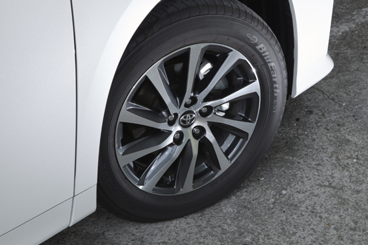 トヨタ アルファードsr Cパッケージ 4wd Cvt 試乗記 ドライバーがうれしいミニバン Webcg