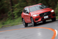 ボルボXC60 B6 AWD R-DESIGN