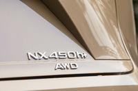 “オーバートレイル”が設定されるパワートレインは2.5リッタープラグインハイブリッドの「450h＋」と2.5リッターハイブリッドの「350h」、2.4リッターターボの「350」の3タイプ。2.5リッター自然吸気の「250」では選べない。