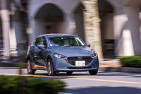 サスペンション形式はフロントがマクファーソンストラット、リアがトーションビーム。今回試乗した特別仕様車「ホワイトコンフォート」はFF車だが、4WD車も設定されている。