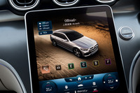 走行モード切り替え機構「ダイナミックセレクト」には、「オフロード／オフロード＋」の2つのモードを追加。ともに「Gクラス」のエンジニアが開発に携わったという。