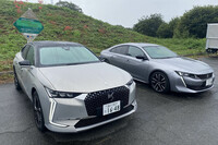 取材車両の「DS 4」（写真左）と、ちょいワル特急こと愛車の「プジョー508」（同右）。並べてみると、508のデカさがわかる。