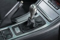 チタン製のシフトノブは「タイプS」専用デザインだ。