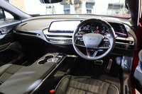 「キャデラック・リリック」の高性能バージョン「リリックV」が上陸の画像