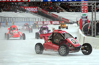 元ミス・フランスなど美女揃いがバギーで争うカテゴリー「フェミニン」も大会に華を添えていた。