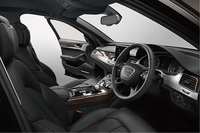 「A8スポーツエディション」のインテリア。