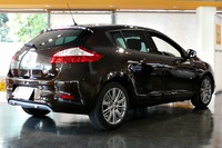 こちらは「マロン グラッセM」の外装色をまとう「メガーヌ ハッチバックGTライン」。「GTライン」とは、ルノーのモータースポーツ事業を担うルノー・スポールが手を加えたスポーティーグレードだ。