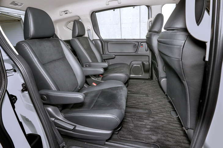 ホンダ・フリード モデューロX Honda SENSING（2列目シート）