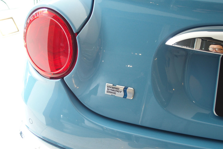 ミツオカ・ビュート ストーリー（リアのエンブレム）