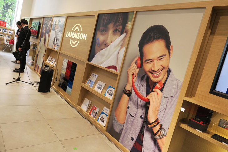 「La Maison Citroën」のコンセプトが取り入れられたショールームは、“自動車のお店”というよりセレクトショップといった趣なのだが、そんな雰囲気がシトロエンという“自動車のブランド”とマッチしているから不思議だ。