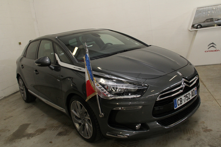 2012年、オランド前大統領の就任パレードに用いられた「DS 5」。