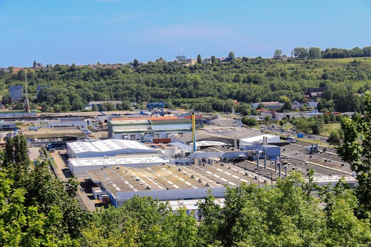 ルノー・スポーツが拠点を構え、新型「アルピーヌA110」の生産も行われているディエップは、かつてアルピーヌが本拠地としていた場所である。