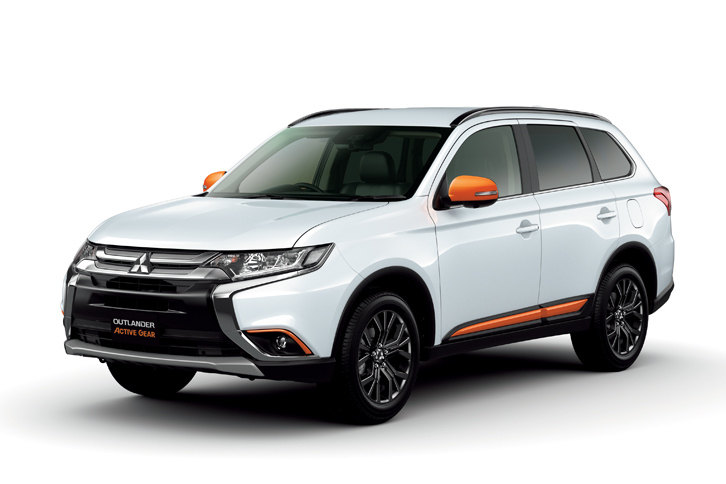 3万2400円の有償色である「ホワイトパール」。