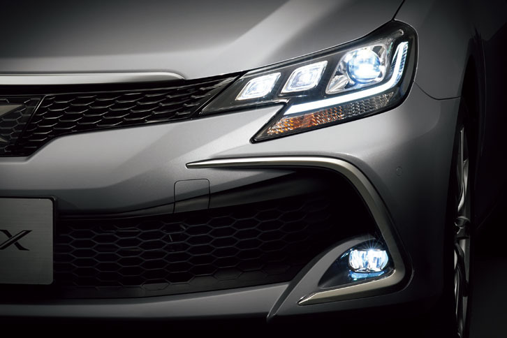 フロントまわりはデザインを一新。迫力を増して押しの強い印象を与える。