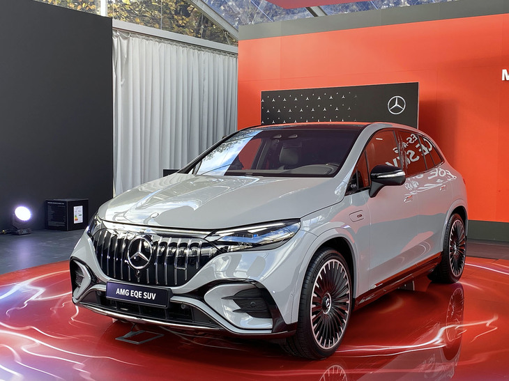 ちなみに、メルセデス・ベンツはショー会場ではなく、パリ7区のロダン美術館で「EQE」を発表した。こうした「フォーリサローネ」も次回以降定着するか注目したい。