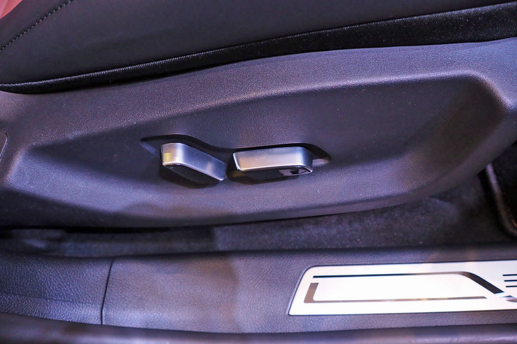 BYDシーライオン6（パワーシートスイッチ）