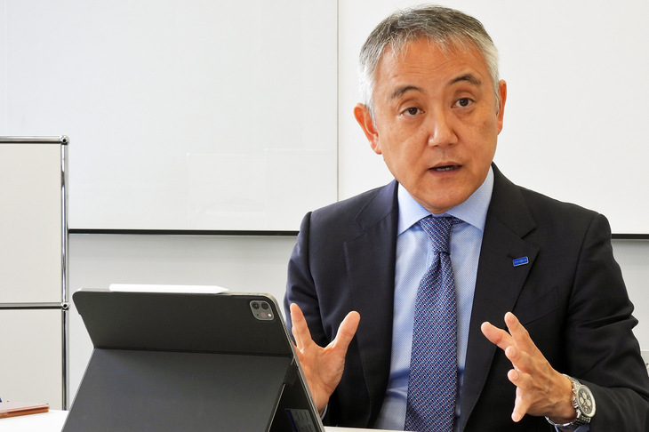 打越氏は日産自動車で半導体のエンジニアとしてキャリアをスタートさせ、日産モーターエジプトやルノーサウスアフリカ、東風日産乗用車公司、愛知日産自動車で代表職を歴任。日本電産での欧州勤務を経て、2022年4月にステランティスにやってきた。自動車関連企業において、実に30年以上にわたり開発やマネジメントの第一線に立ち続けている人物なのだ。