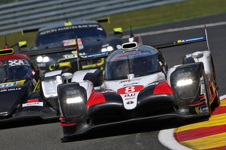 2019年5月4日、ルマンの前戦となるWEC 2018-2019第7戦スパ・フランコルシャン6時間レースを走る「トヨタTS050ハイブリッド」（写真手前）。トヨタがエントリーする最高峰クラスでは、「リベリオンR13ギブソン」や「BRエンジニアリングBR1 AER」、「エンソCLM P1/01ギブソン」といったプライベーターのマシンがライバルとなる。