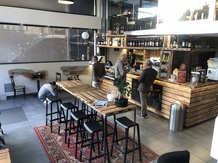 翌朝、ビストロ・デル・リトロヴィーノの風景。